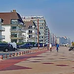 Daire Near Sailing Club With Sea Views