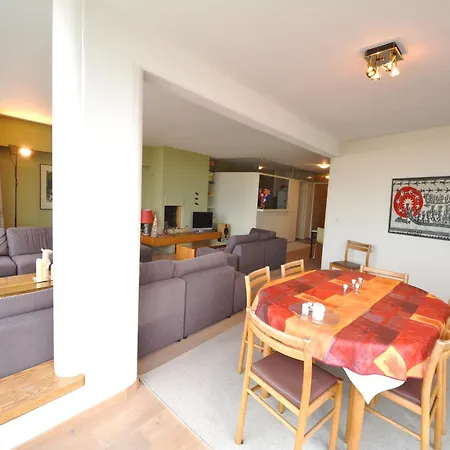Apartment Bright 3-bedroom With Sea View
