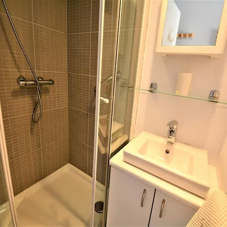Near Sailing Club With Sea Views Apartamento